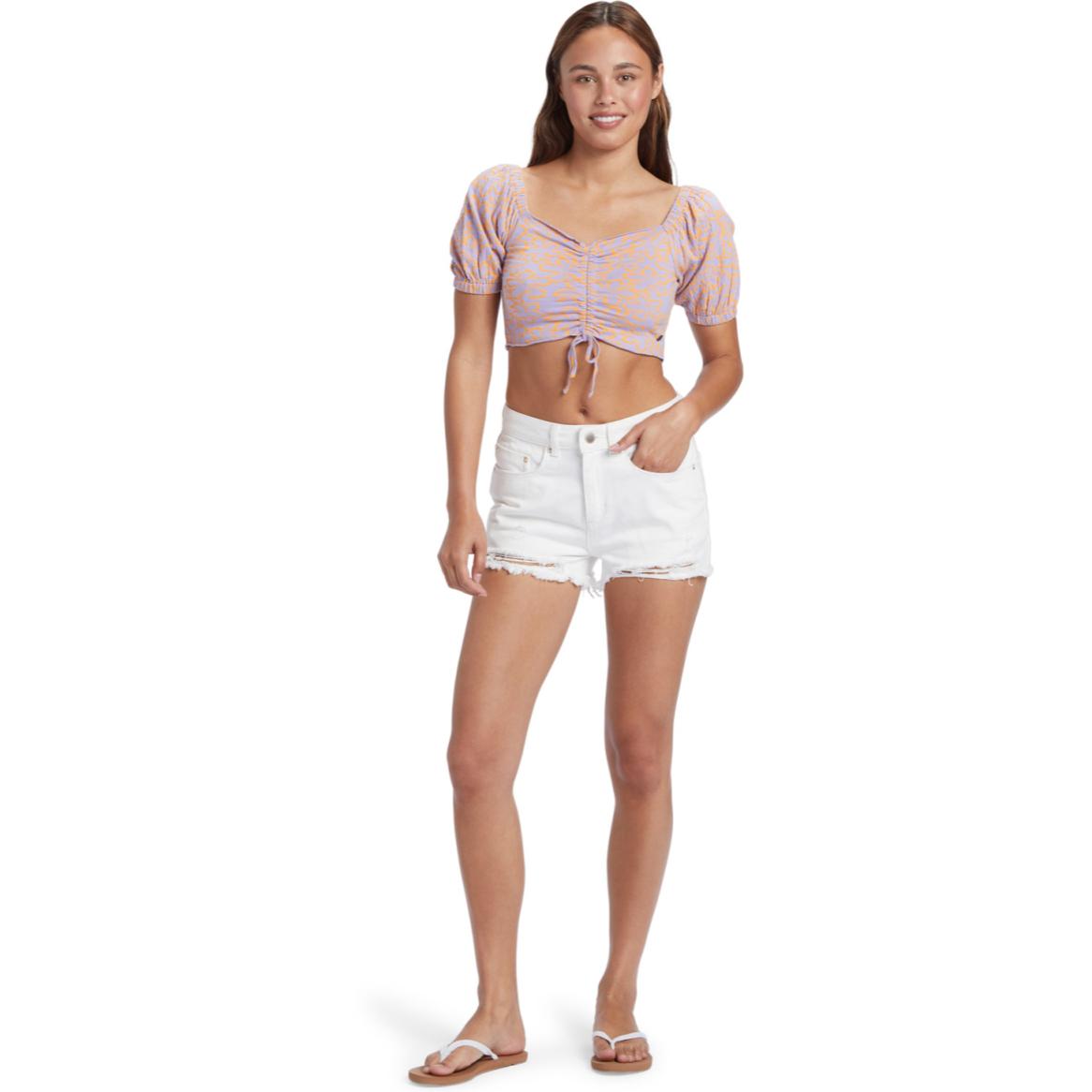 Haut crop-top froncé Flirty Walk Printed Femme