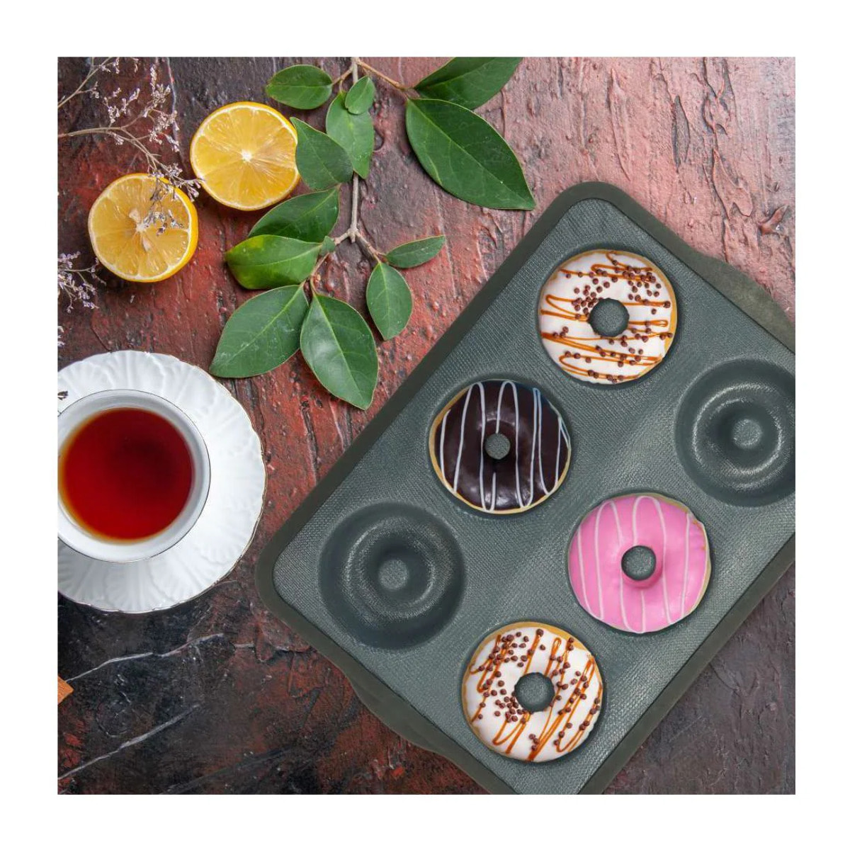 Lot avec 1 Moule 6 donuts en fibre de verre, 1 spatule Zenker et 2 bols à mixer en inox Fackelmann