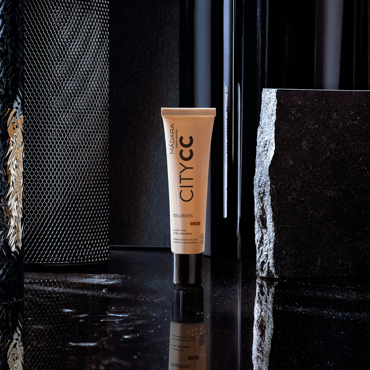 City CC - Crème Anti-Pollution à l’Acide Hyaluronique SPF15 40 ml