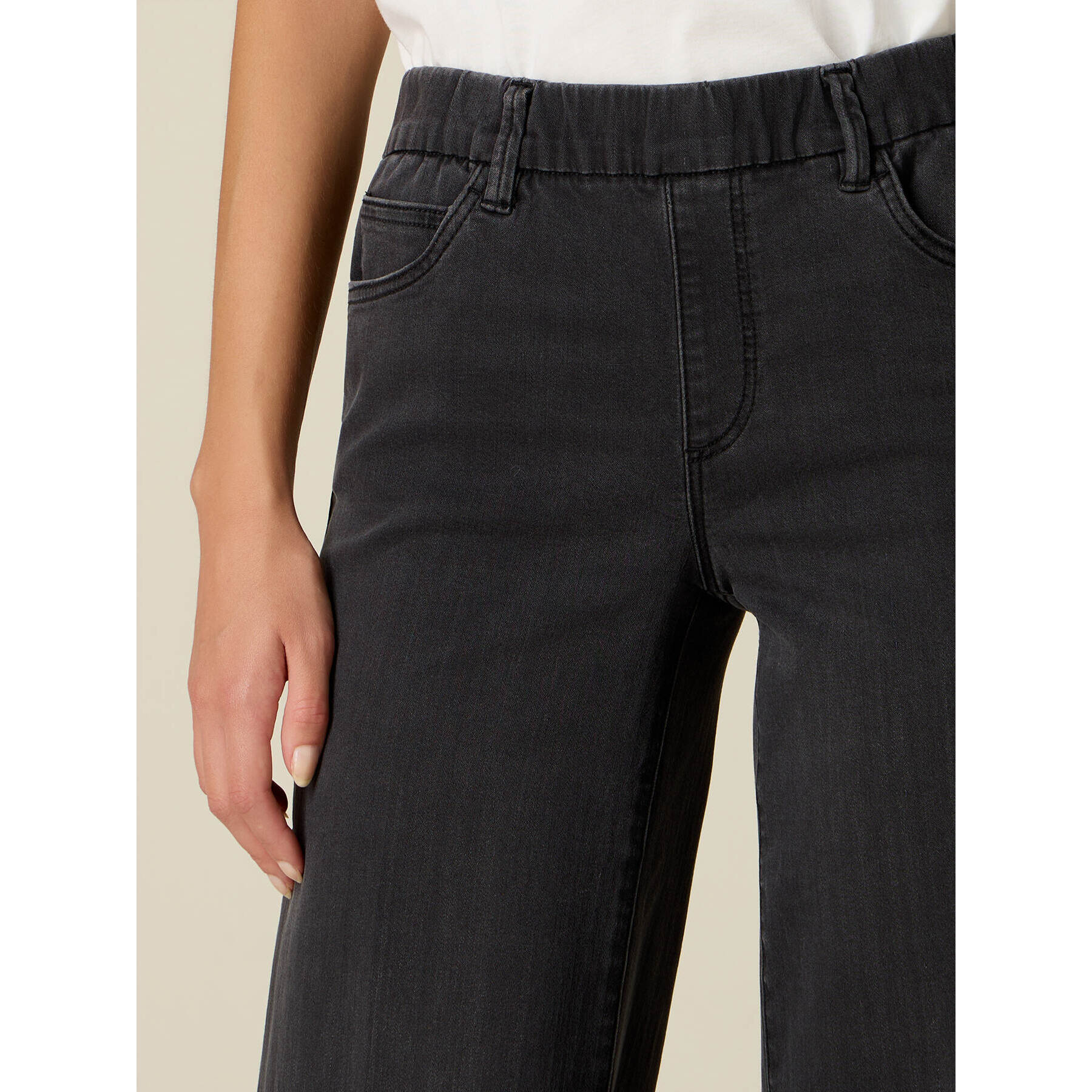 Oltre - Jeans a palazzo con vita elasticizzata - Nero