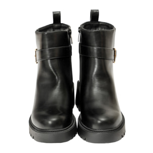 Stivaletti in simil pelle con fondo in gomma