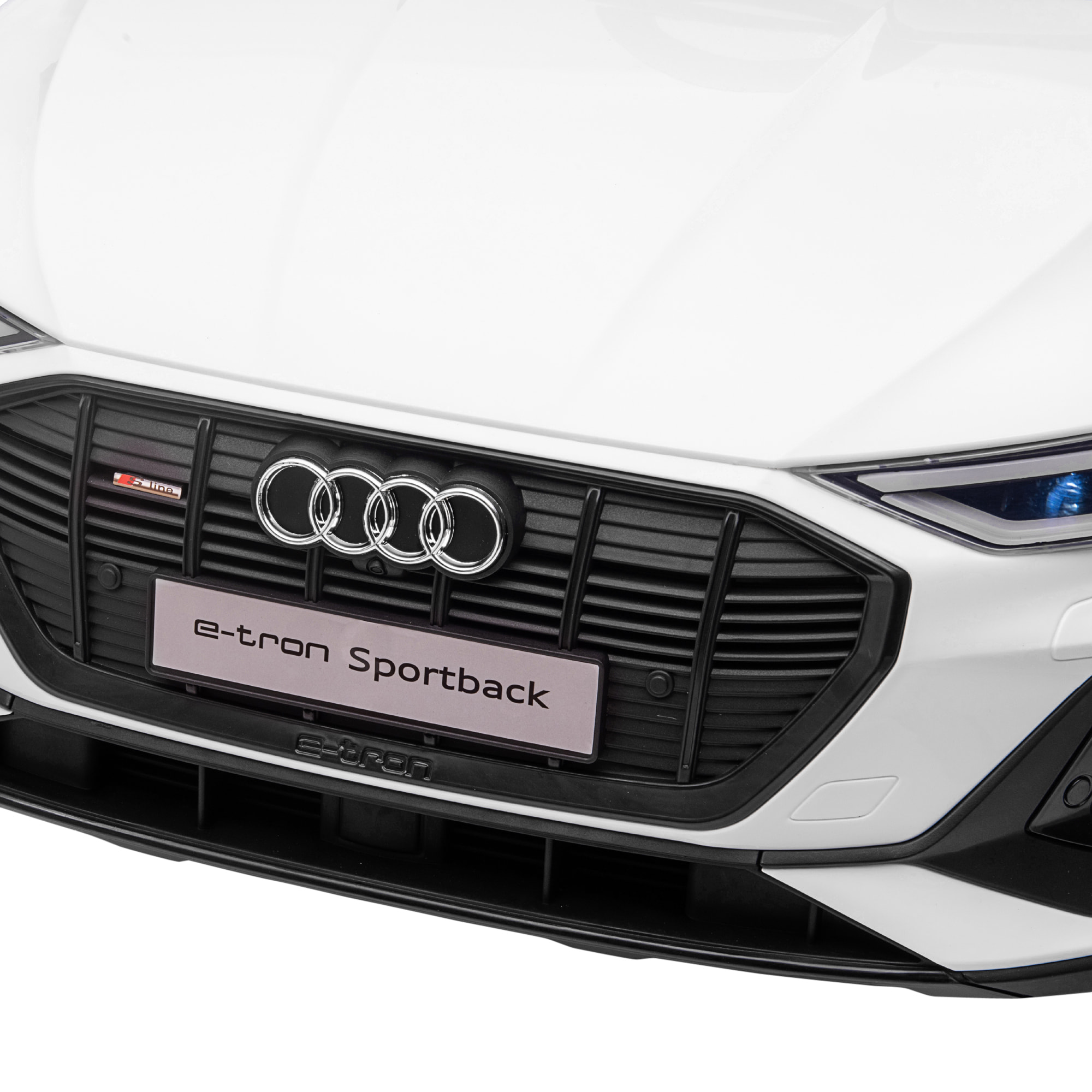 Voiture véhicule électrique enfant e-tron Sportback S line 12 V - V. max. 8 Km/h - effets sonores, lumineux - télécommande, port USB, MP3 - blanc