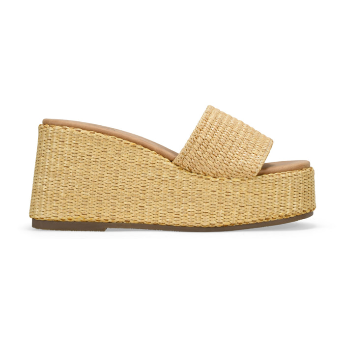 Sandalias de cuña marrón claro con esparto