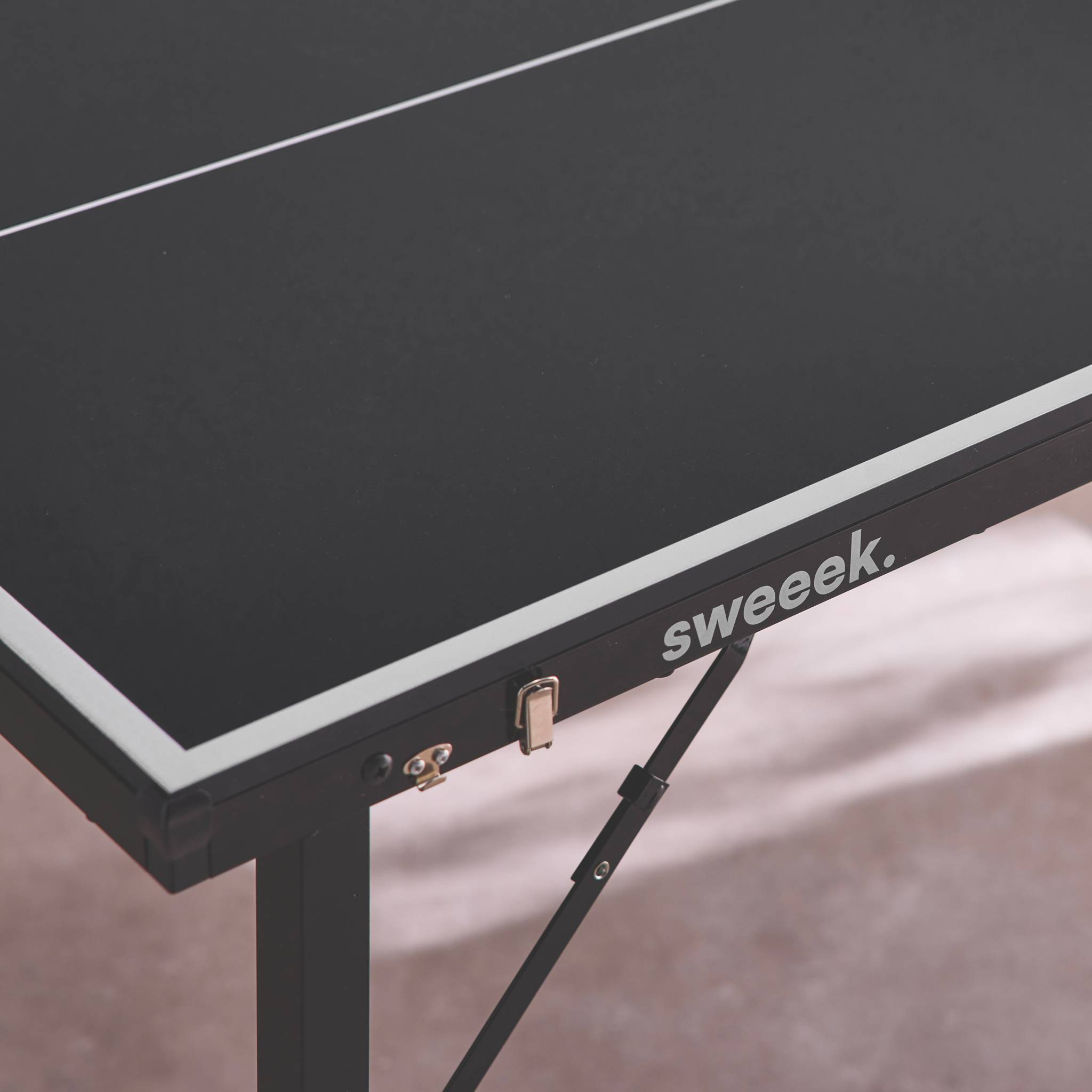Mini table de ping pong intérieure pliante avec 2 raquettes et 3 balles MINI TABLE DE PING PONG INTÉRIEURE