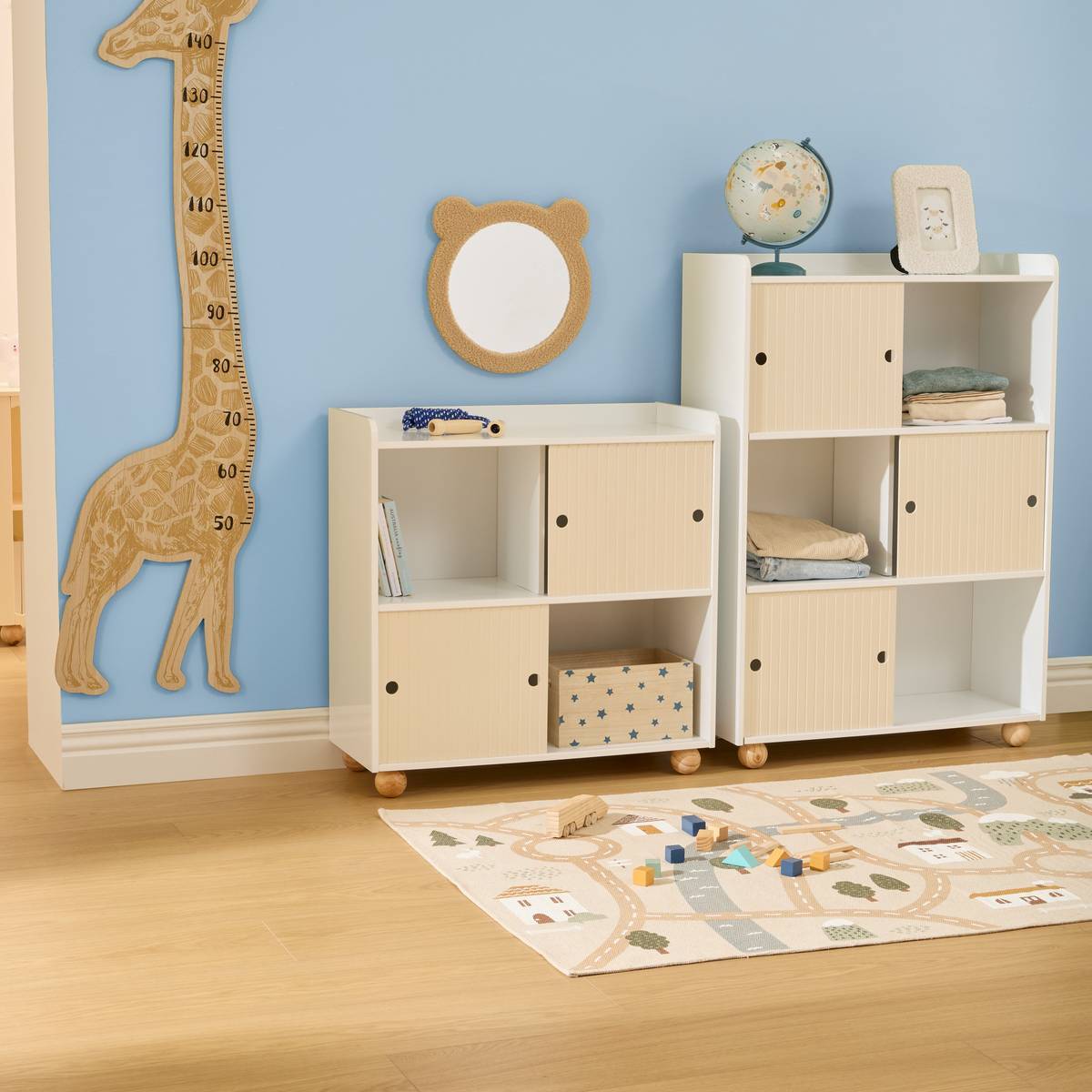 Meuble de Rangement Enfant Bouli 3 Portes Coulissantes Beige 69,5x30x101 cm