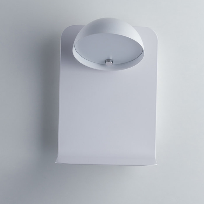 Applique LED BOING in metallo bianco con testa orientabile e presa USB