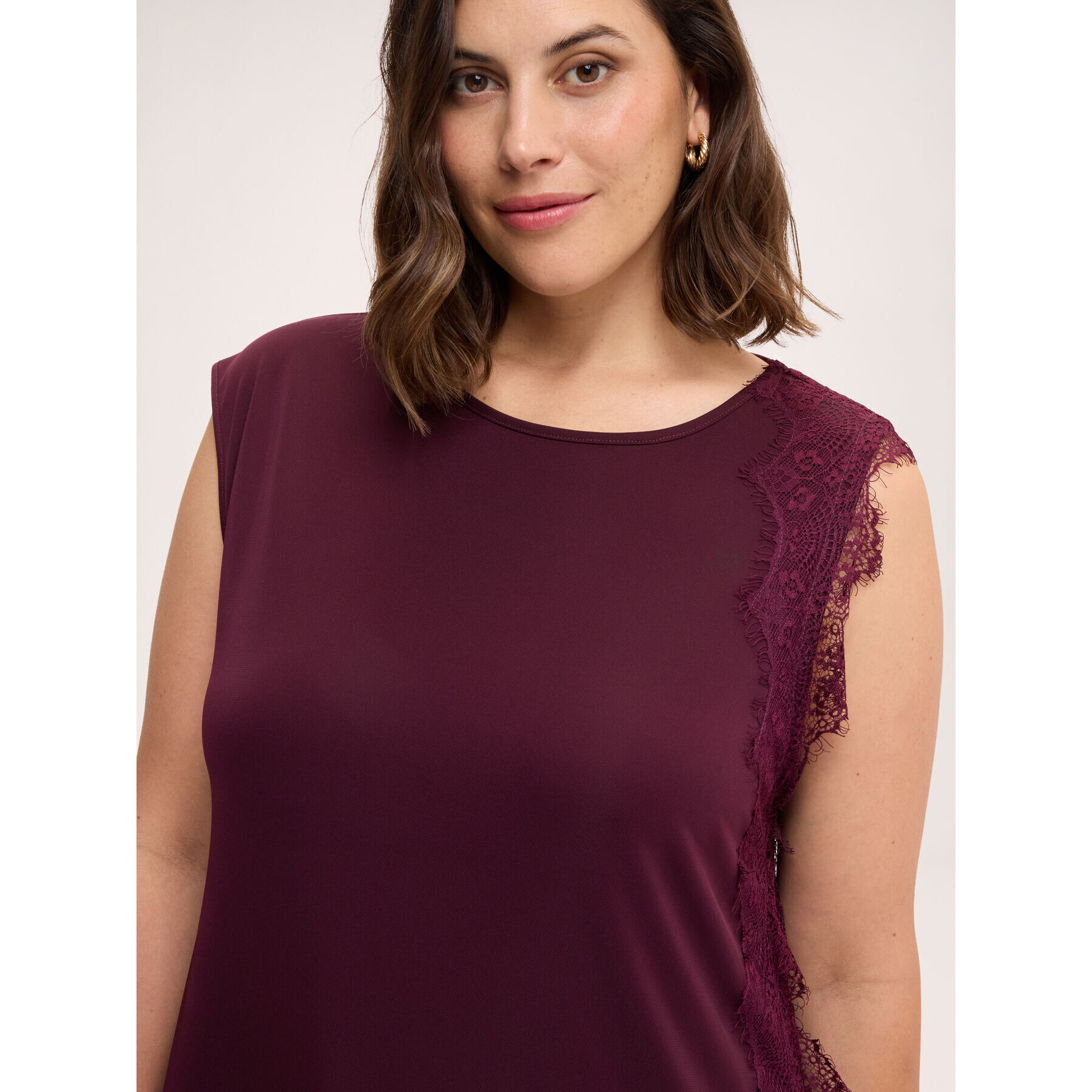Fiorella Rubino - Top asimmetrico con bordo in pizzo - Bordeaux