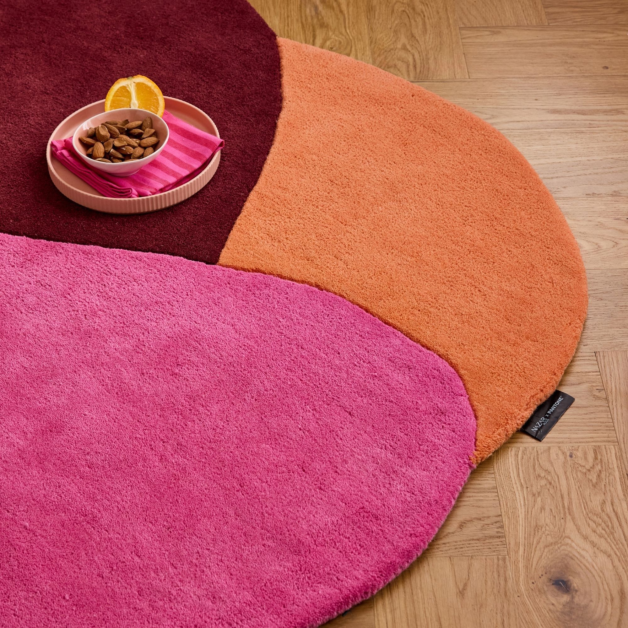 PANTONE - Tapis en laine fait main NUAGE SUCRE rose