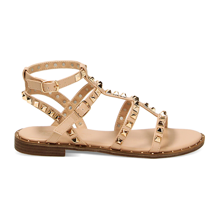 Sandali bassi beige con borchie