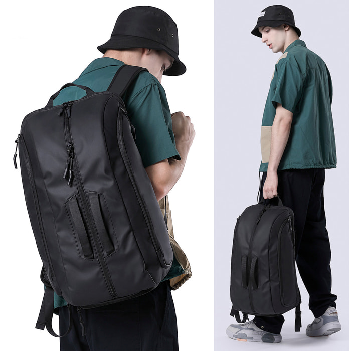 Zaino multiscomparto con strato impermeabile. Utilizzo del tipo borsa. Computer portatile da 17" + tablet da 9,7".