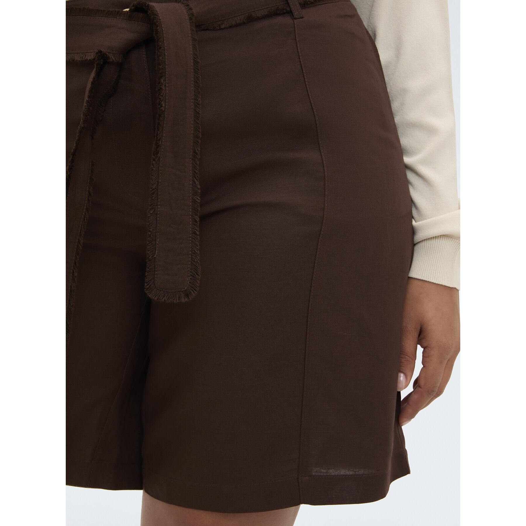 Fiorella Rubino - Shorts in misto lino viscosa con cintura - Marrone