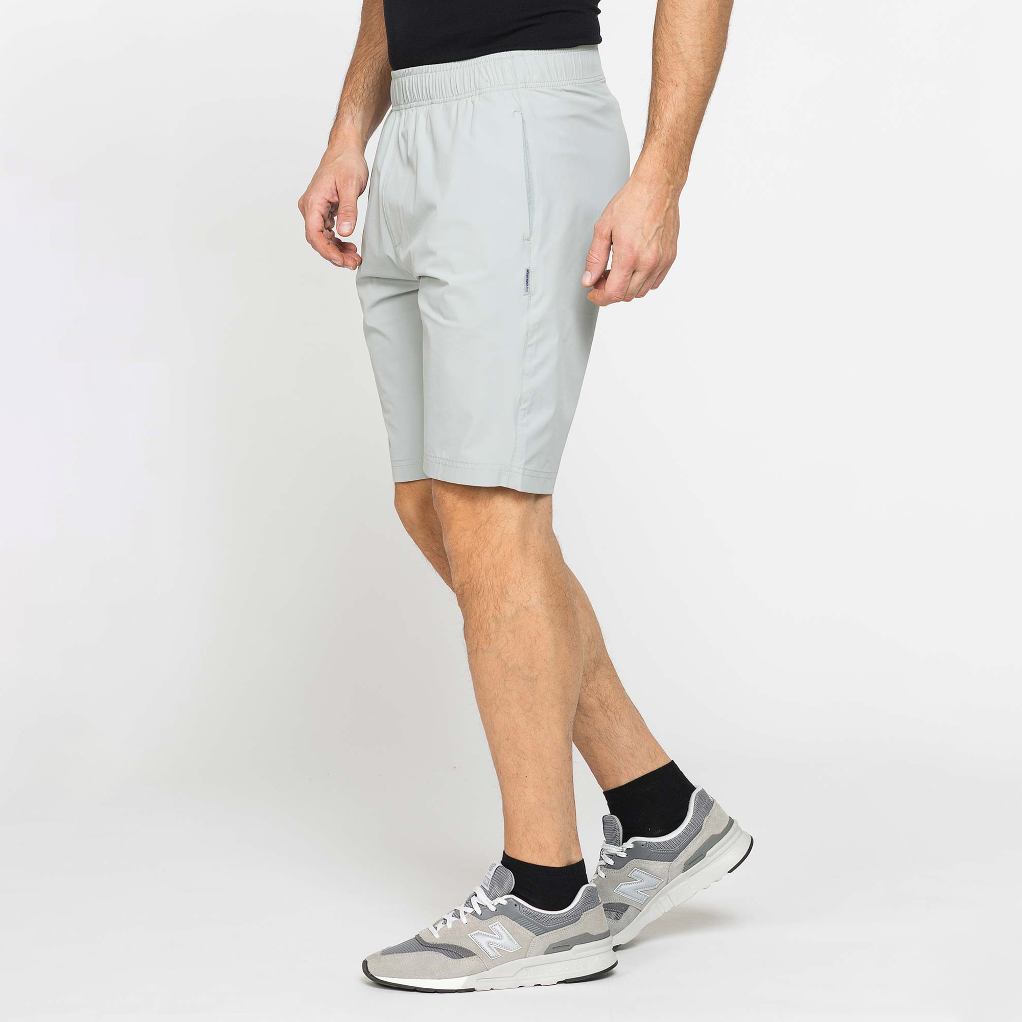BERMUDA JOGGER IN TESSUTO TECNICO NO STIRO