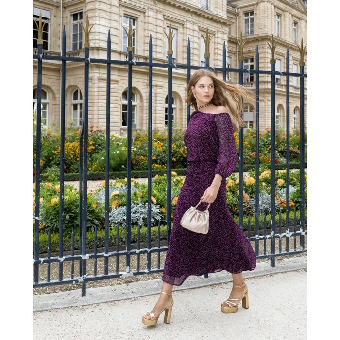 Blusa de escote asimétrico con hombro al descubierto