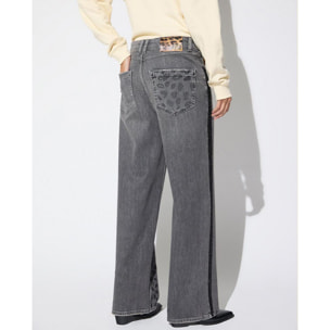 Jeans a gamba dritta con stampa leopardata ed effetto similpelle