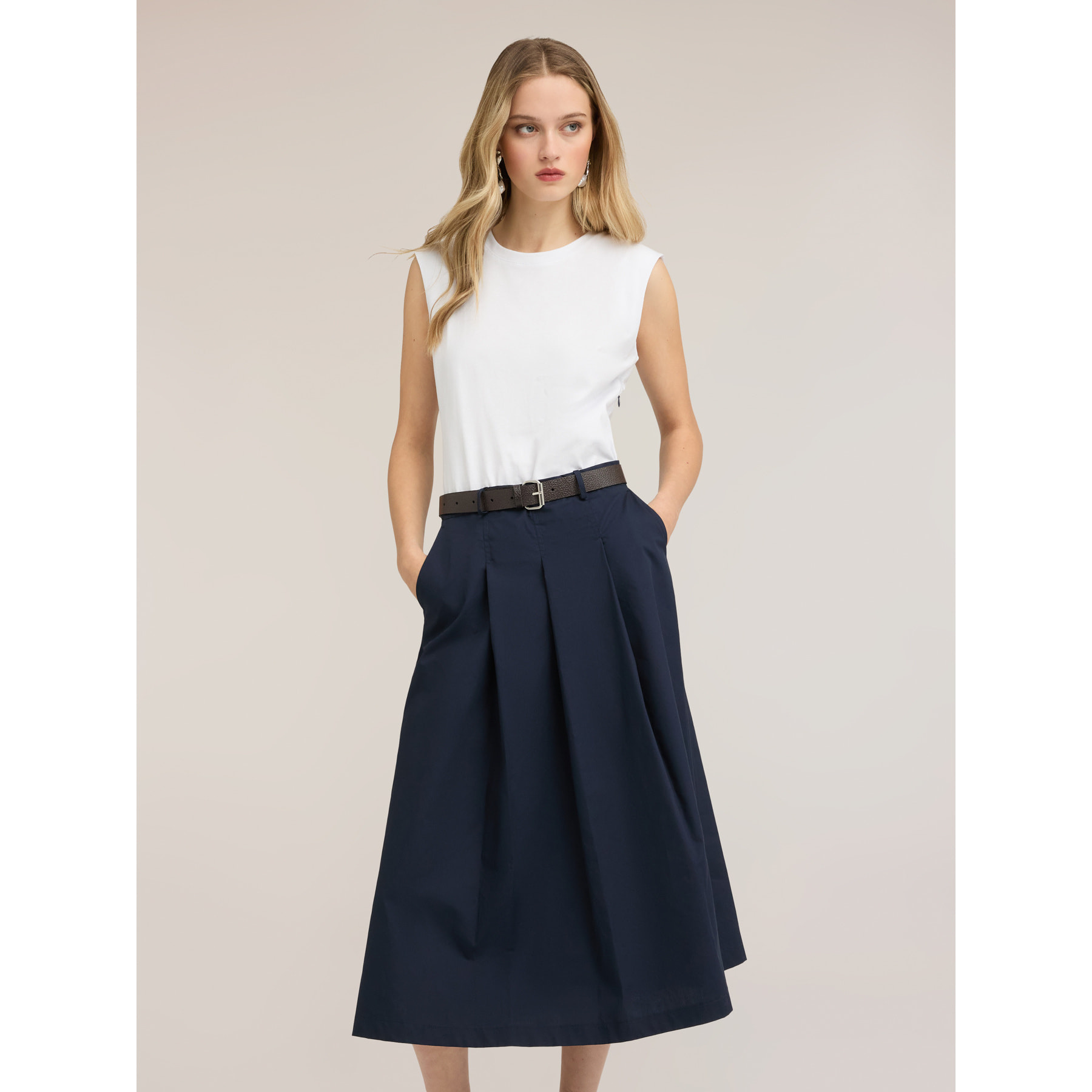 Motivi - Vestito midi con cintura e gonna in popeline - Nero