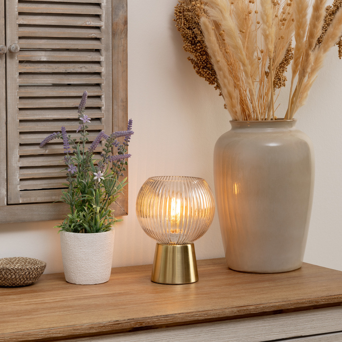 Lampe "Laye" dorée - métal & verre strié H20 cm