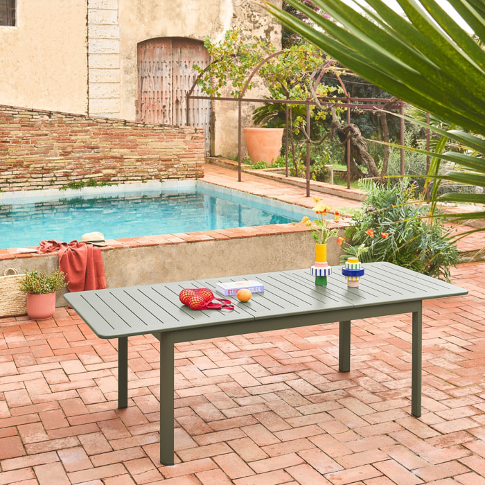 Table de jardin kaki SEATTLE extensible aluminium. 8 places. 173 / 236.5 x 100 x 75 cm