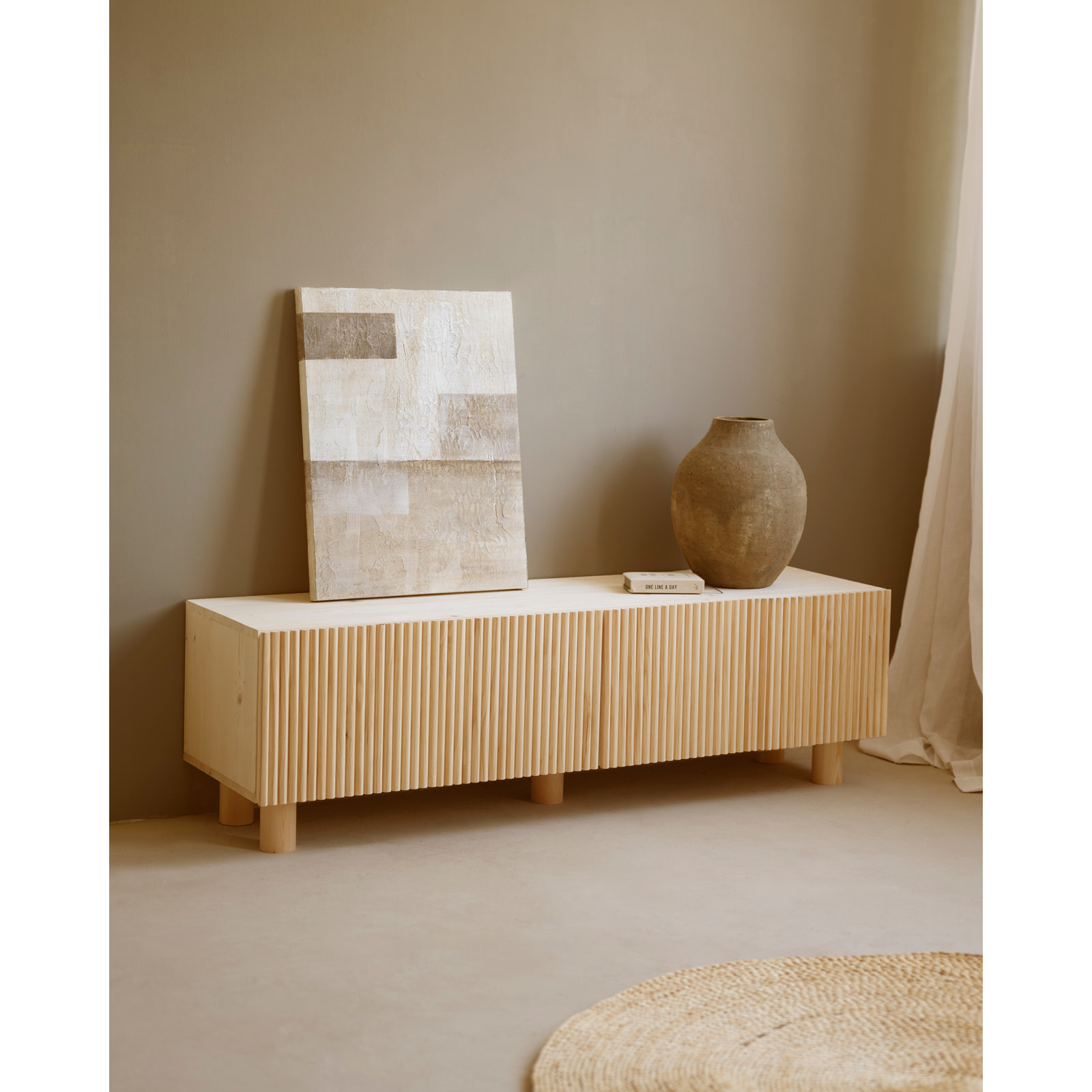 Mueble TV de madera de abeto y pino en tono natural 152x42cm Alto: 45.5 Largo: 152 Ancho: 42