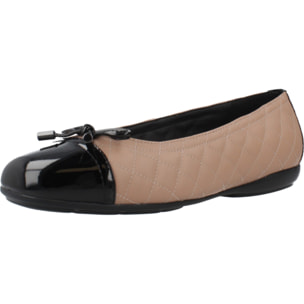 Bailarinas Mujer de la marca GEOX  modelo D ANNYTAH W NUDE