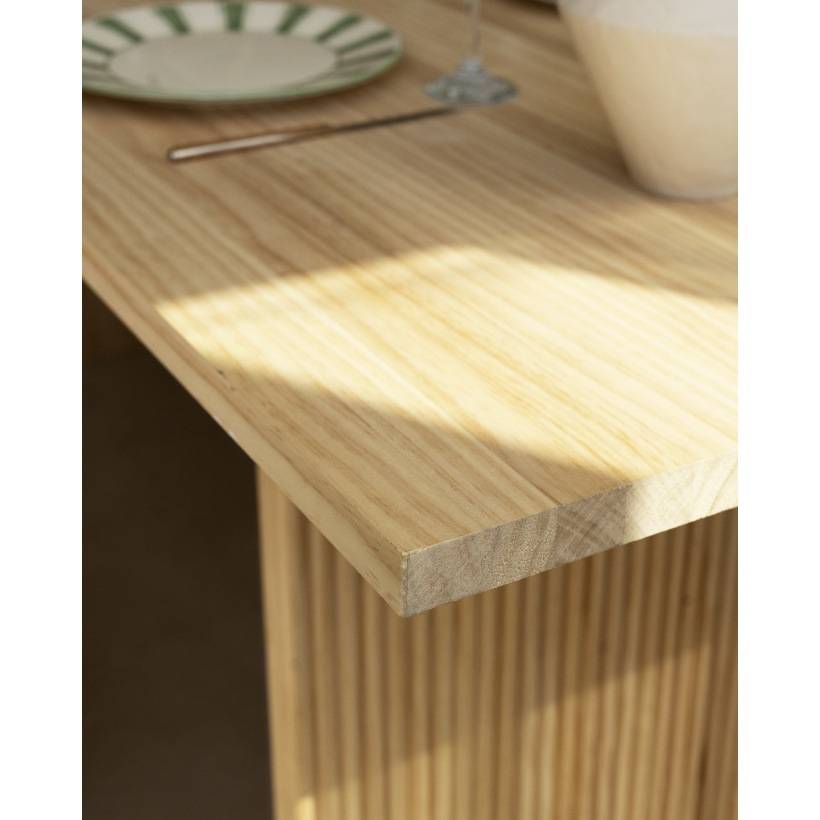 Table de salle à manger en bois massif dans le ton du bois chêne moyen en différentes tailles