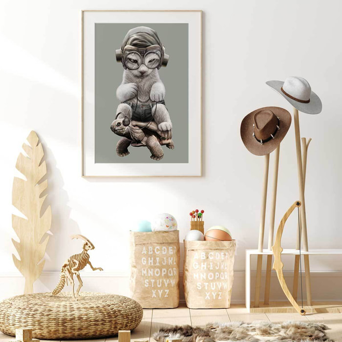 Affiche enfant chat sur une tortue  Affiche + cadre en bois - Chêne