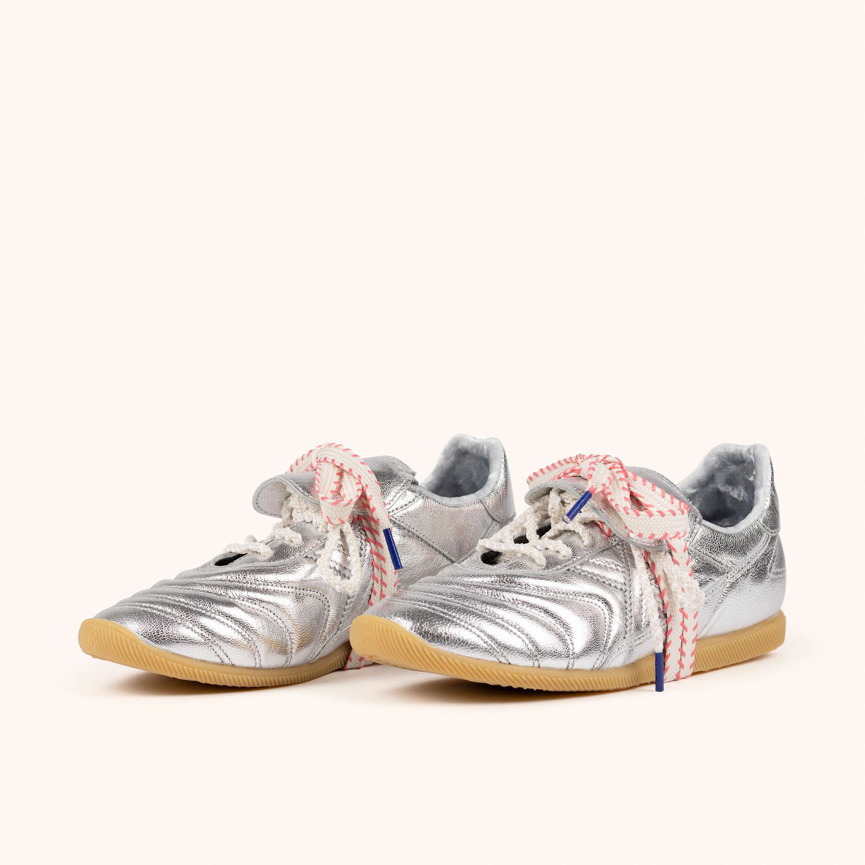 Sneakers de Estilo Fútbol Retro-Futuro en Piel Plateada Metalizada y Cordón Artesanal MUNICH MUNDIAL STRADA METAL 14