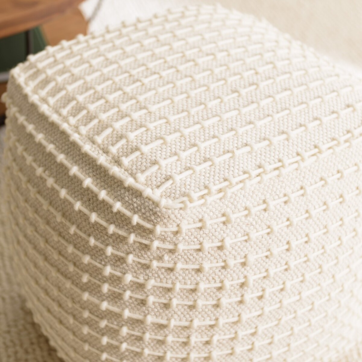 SACHA - Pouf carré en laine texturée couleur ivoire