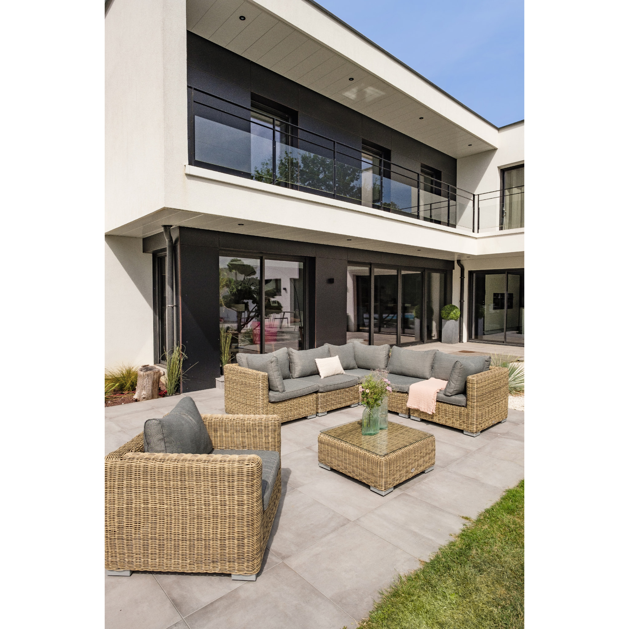 MONTMARTRE - Salon de jardin 6 places en résine tressée miel