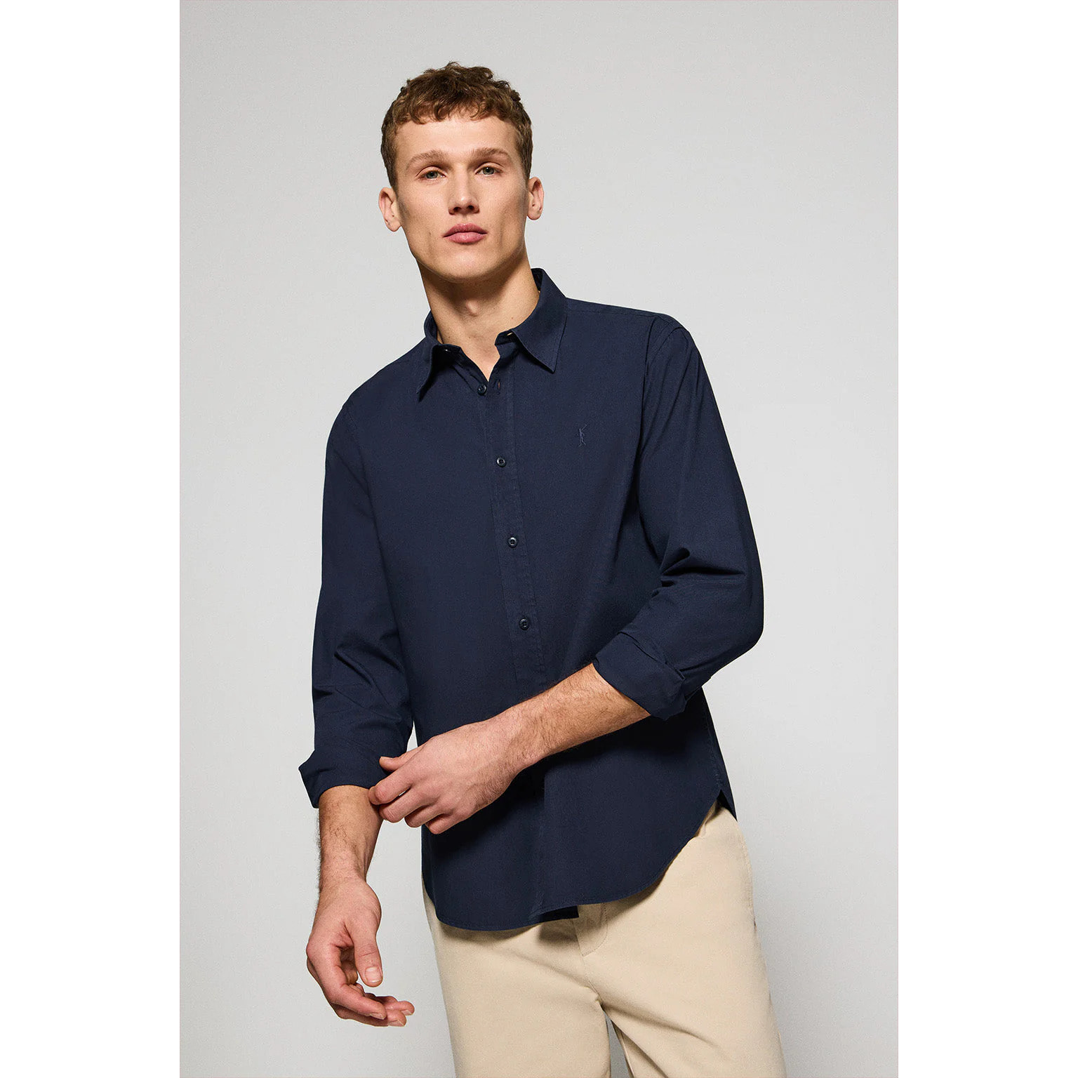 Camicia blu marino in popeline garment dye con ricamo Rigby Go