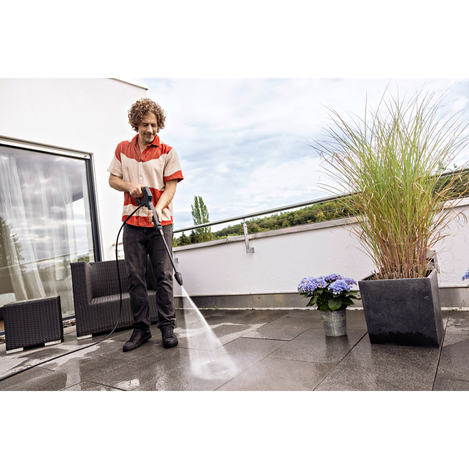 Nettoyeur haute pression Karcher K 3 FJ - Pression 120 bar- Débit 380 l/h- Buse à jet plat