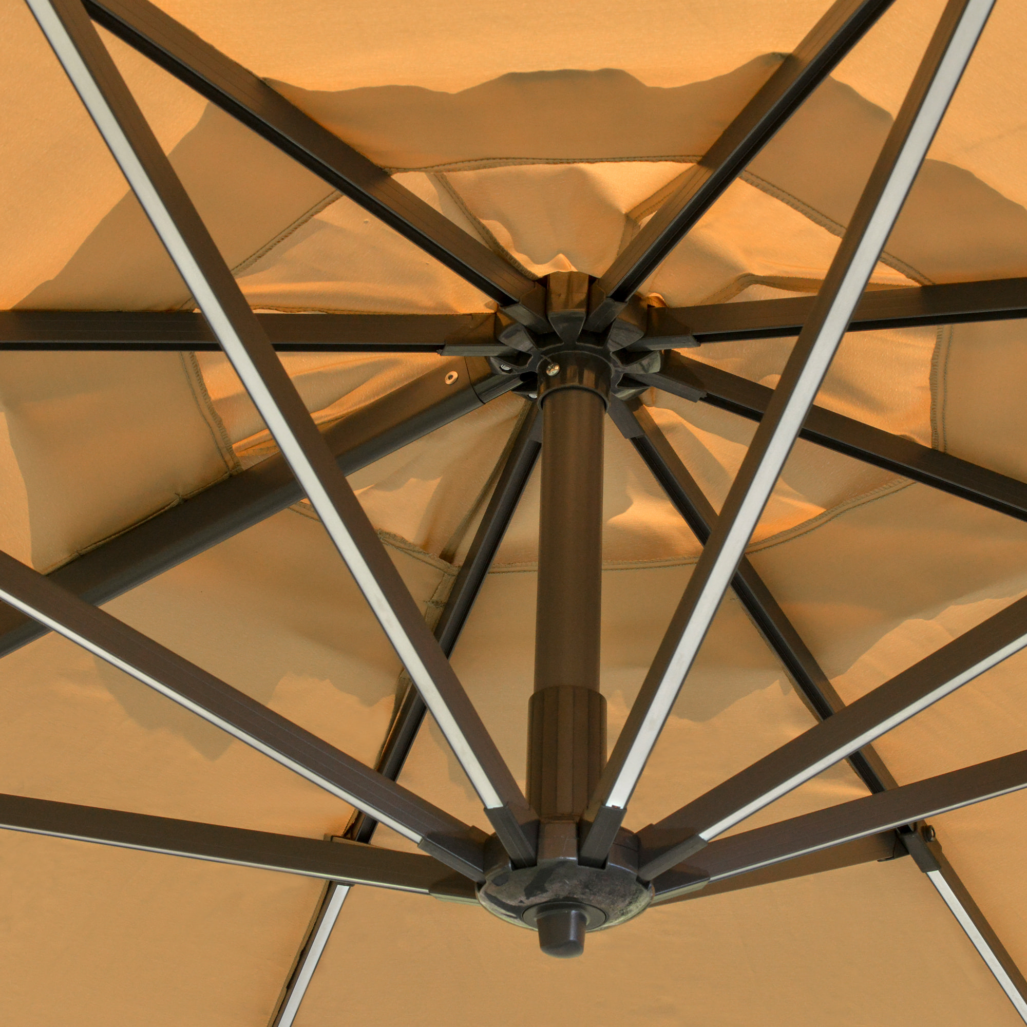Parasol déporté octogonal parasol LED inclinable pivotant manivelle piètement acier dim. Ø 3 x 2,48H m beige