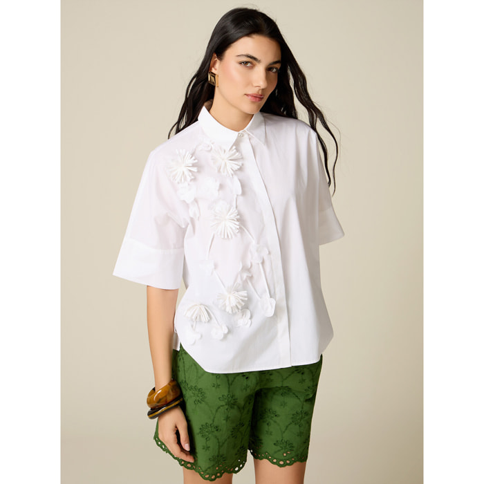 Oltre - Camisa de manga corta con aplicaciones florales - Blanco