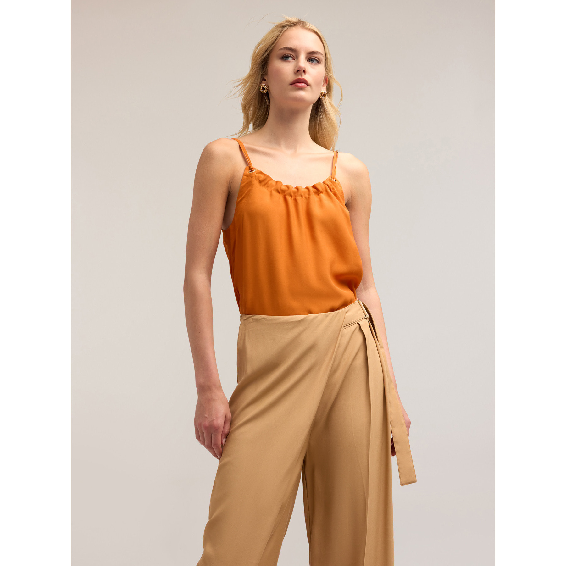 Motivi - Top fluido con occhielli - Arancione