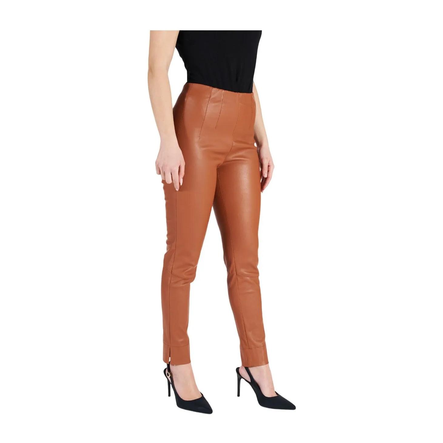 Leggings in pelle cognac elasticizzata effetto liscio