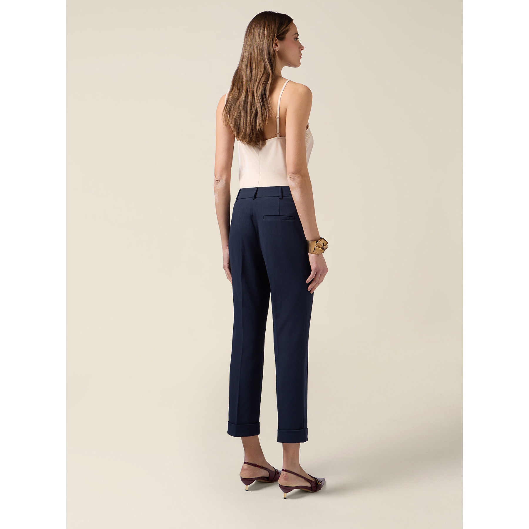 Oltre - Pantaloni cropped in tessuto crêpe - Blu