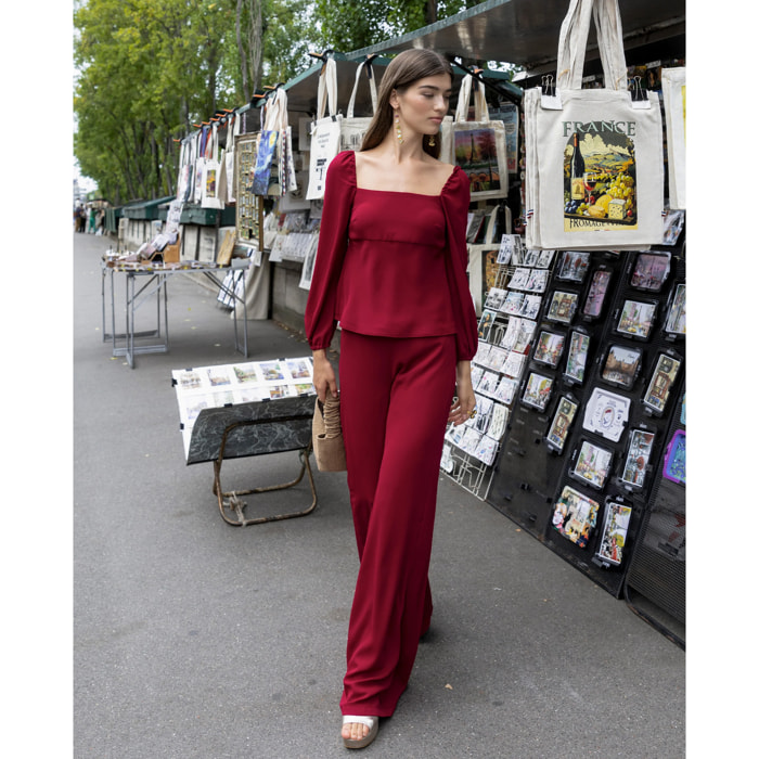 Pantalón de mujer campana de talle alto.