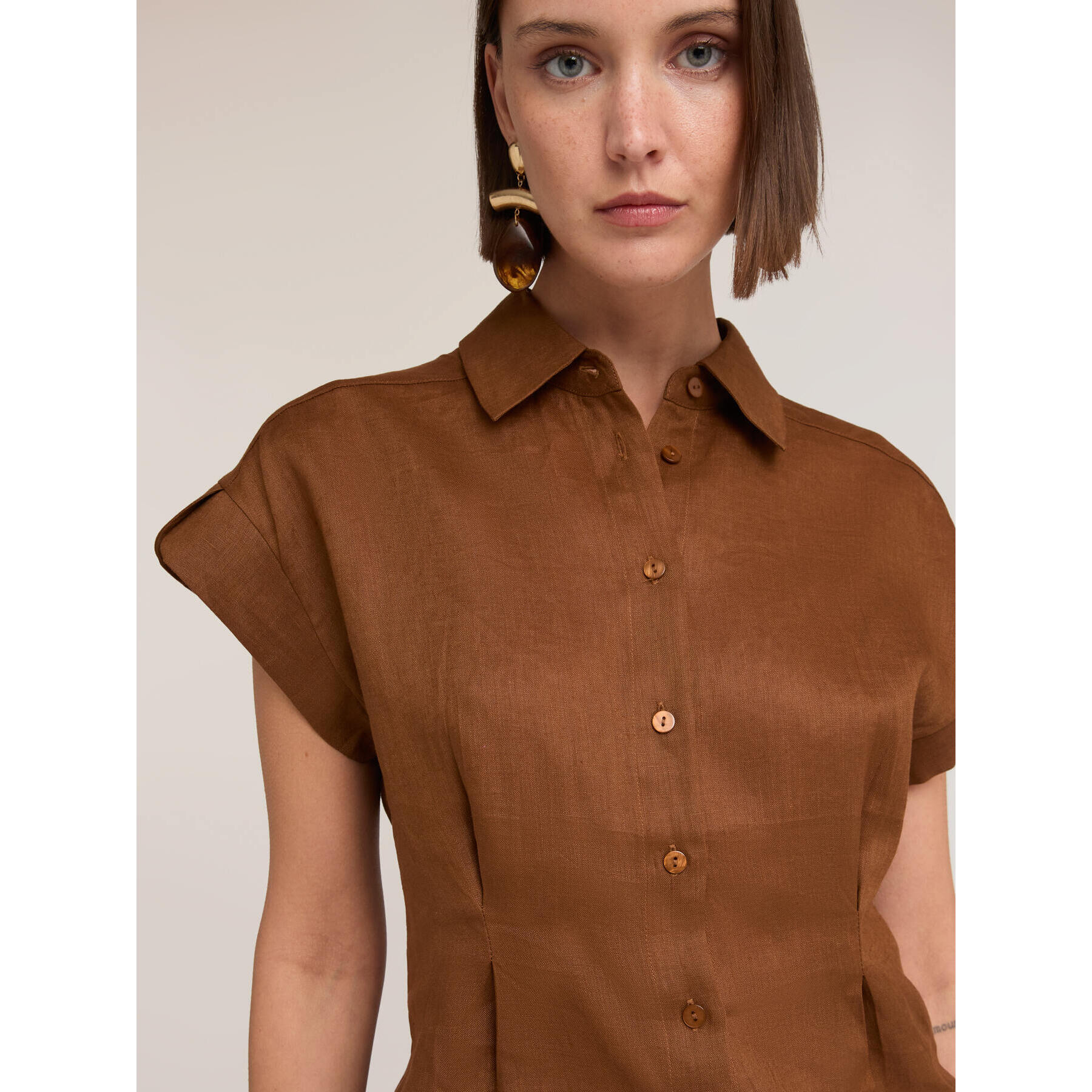 Motivi - Camisa de lino con pliegues - Marrón