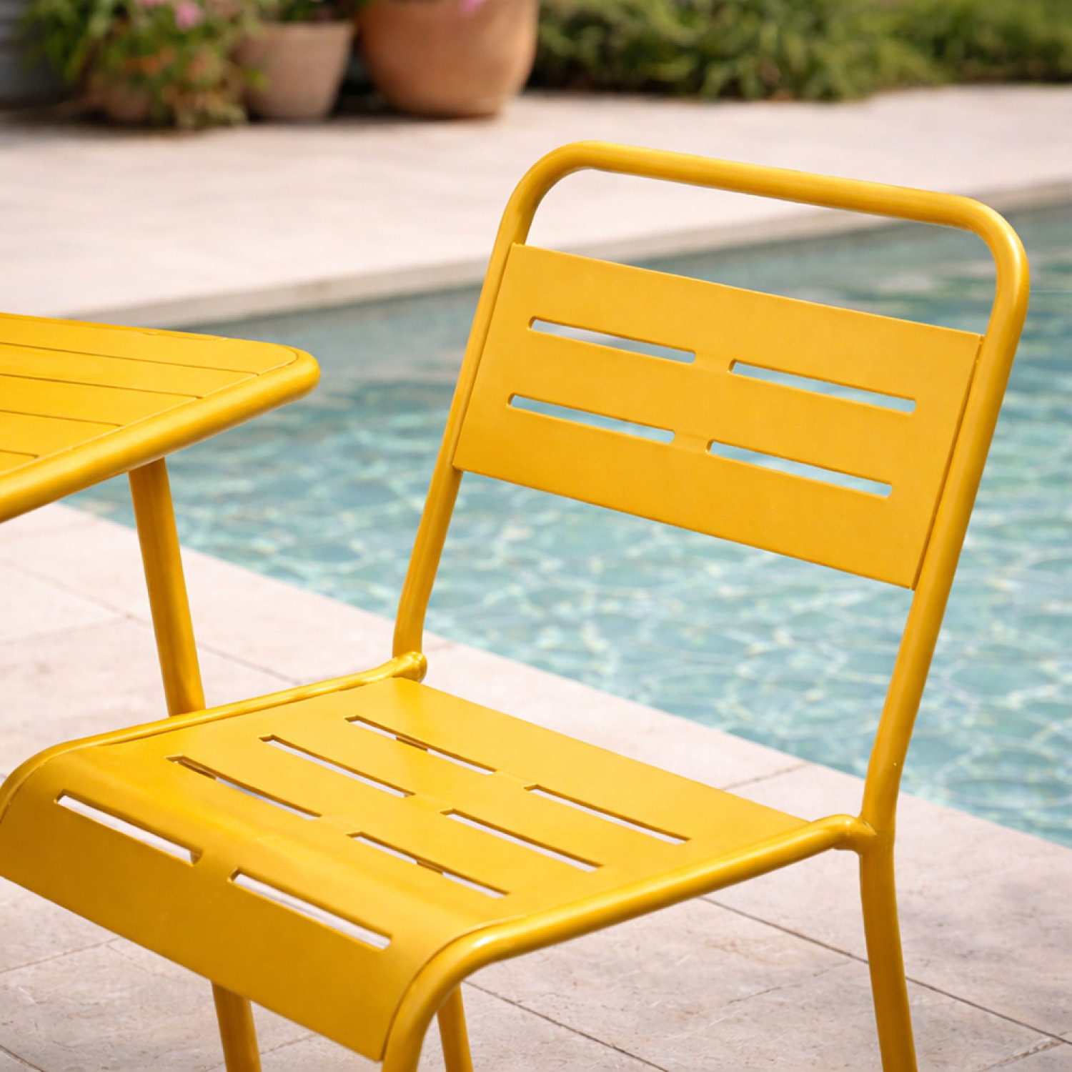 Ensemble table de jardin carrée 50cm et 2 chaises jaune EVORA