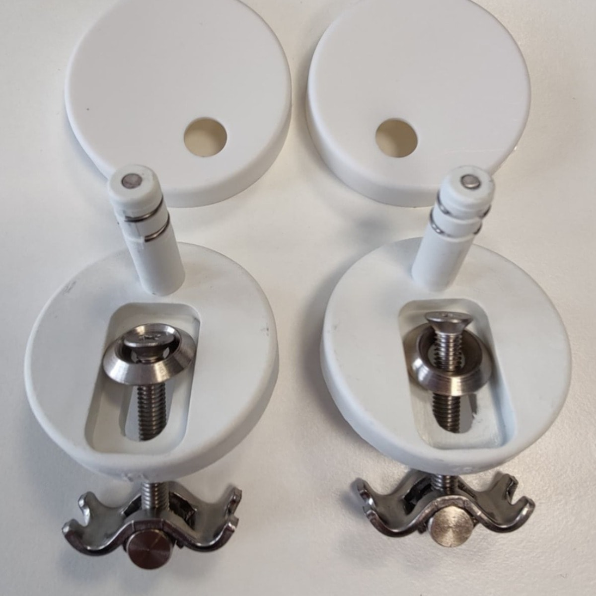 S1520 by Siko Jeu de fixations pour abattant WC Vitra (313669YP1TE)