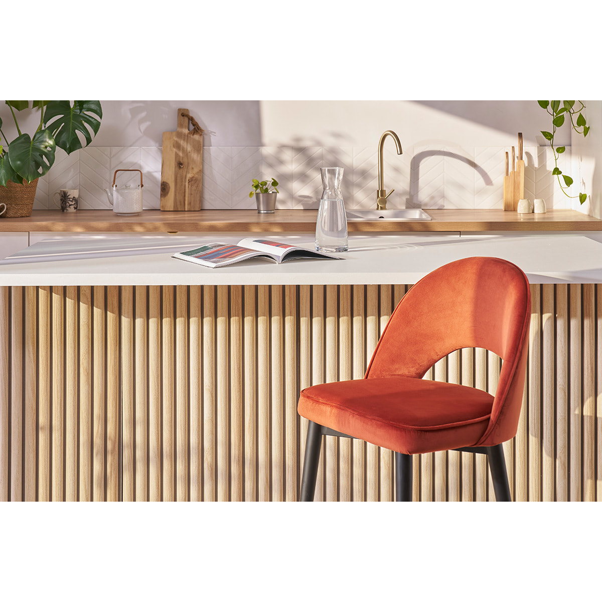 Tabouret de bar design en velours terre brûlée et métal H69 cm BELLEROSE