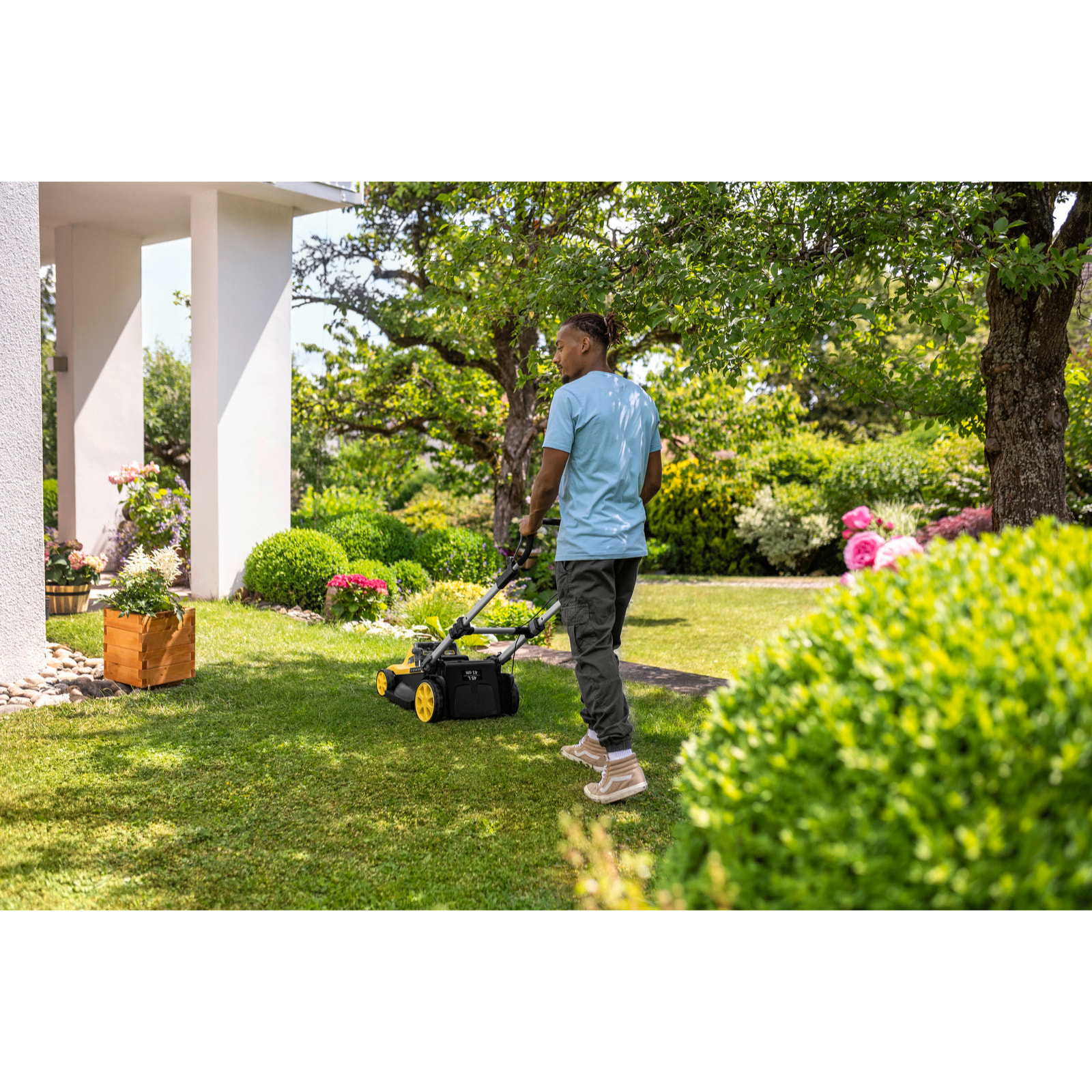 Tondeuse à gazon sans fil 36 V Karcher LMO 5-18 Dual avec 2 batteries 18V-5Ah- moteur brushless- autonomie 550 m²- coupe 41 cm