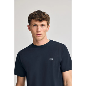 Camiseta azul marino básica de cuello redondo con detalle bordado