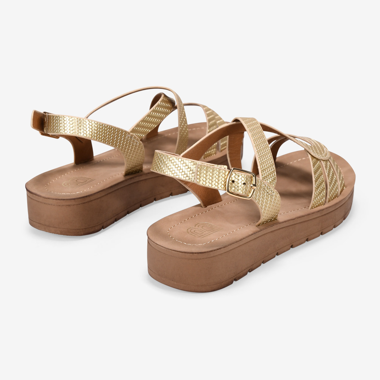 Sandalias de cuña doradas con hebilla