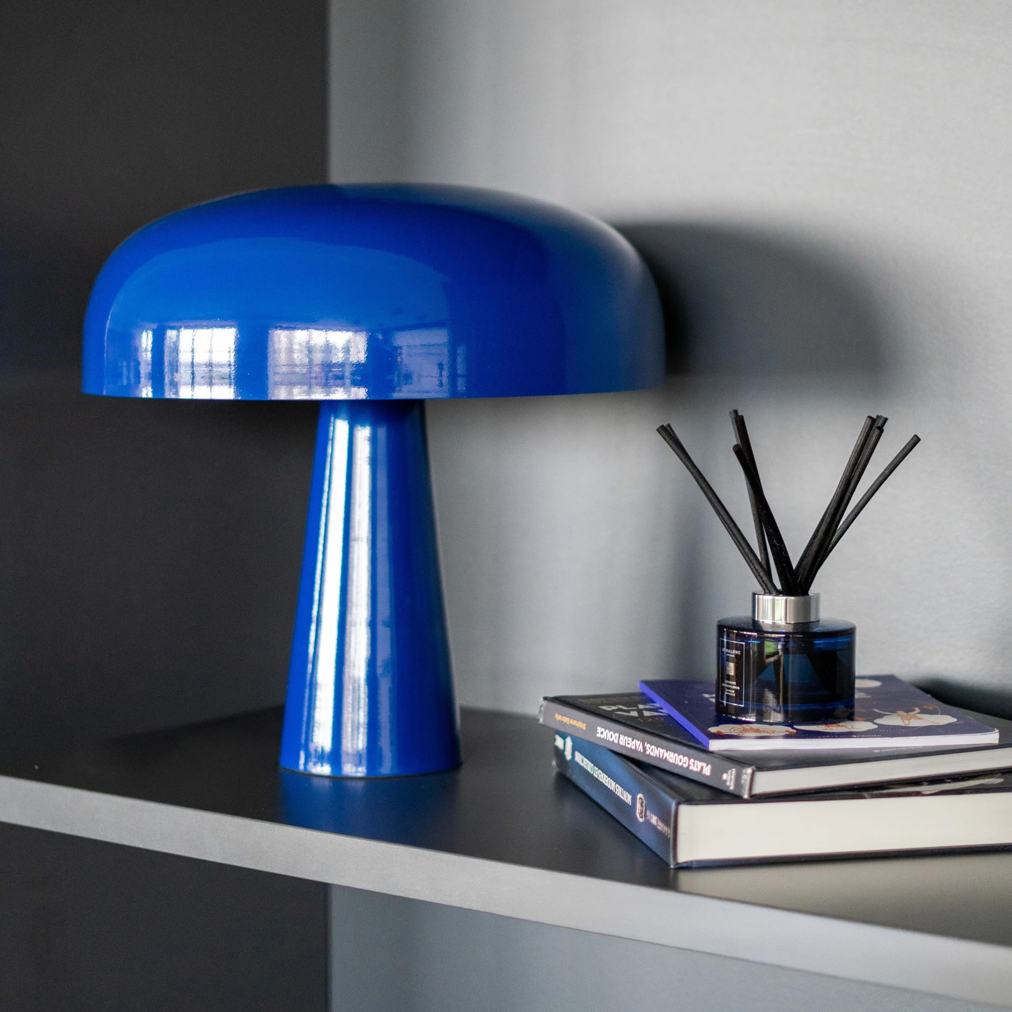 Lampe à poser en métal bleu foncé - Livia