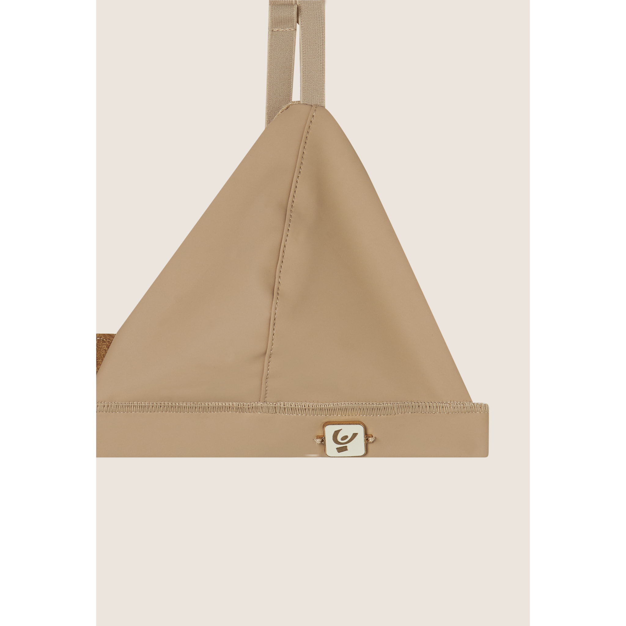 Top a triangolo in similpelle laminata