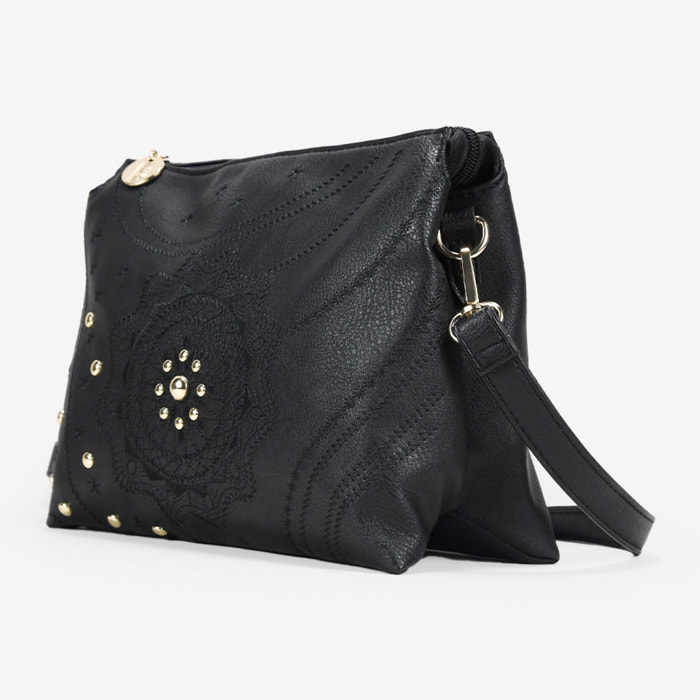 Bolso bandolera negro con bordado y tachas