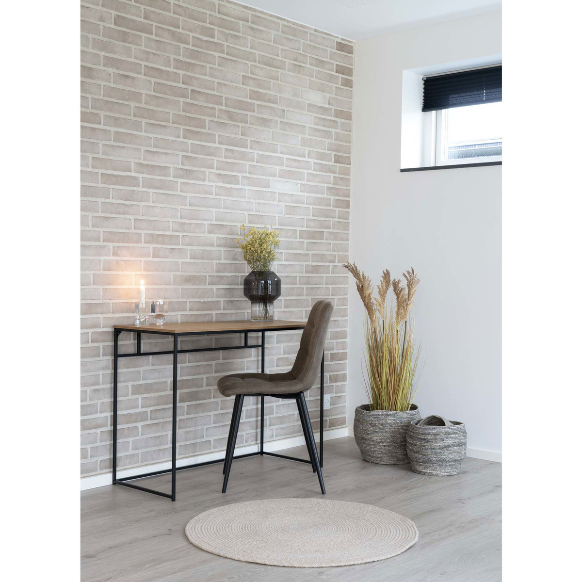 Scrivania Vita effetto rovere con struttura in acciaio nero, 100×45×75 cm