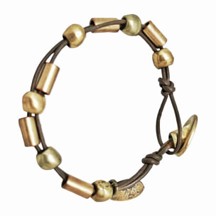 Pulsera cuero marrón y enfilado de piezas doradas cierre botón