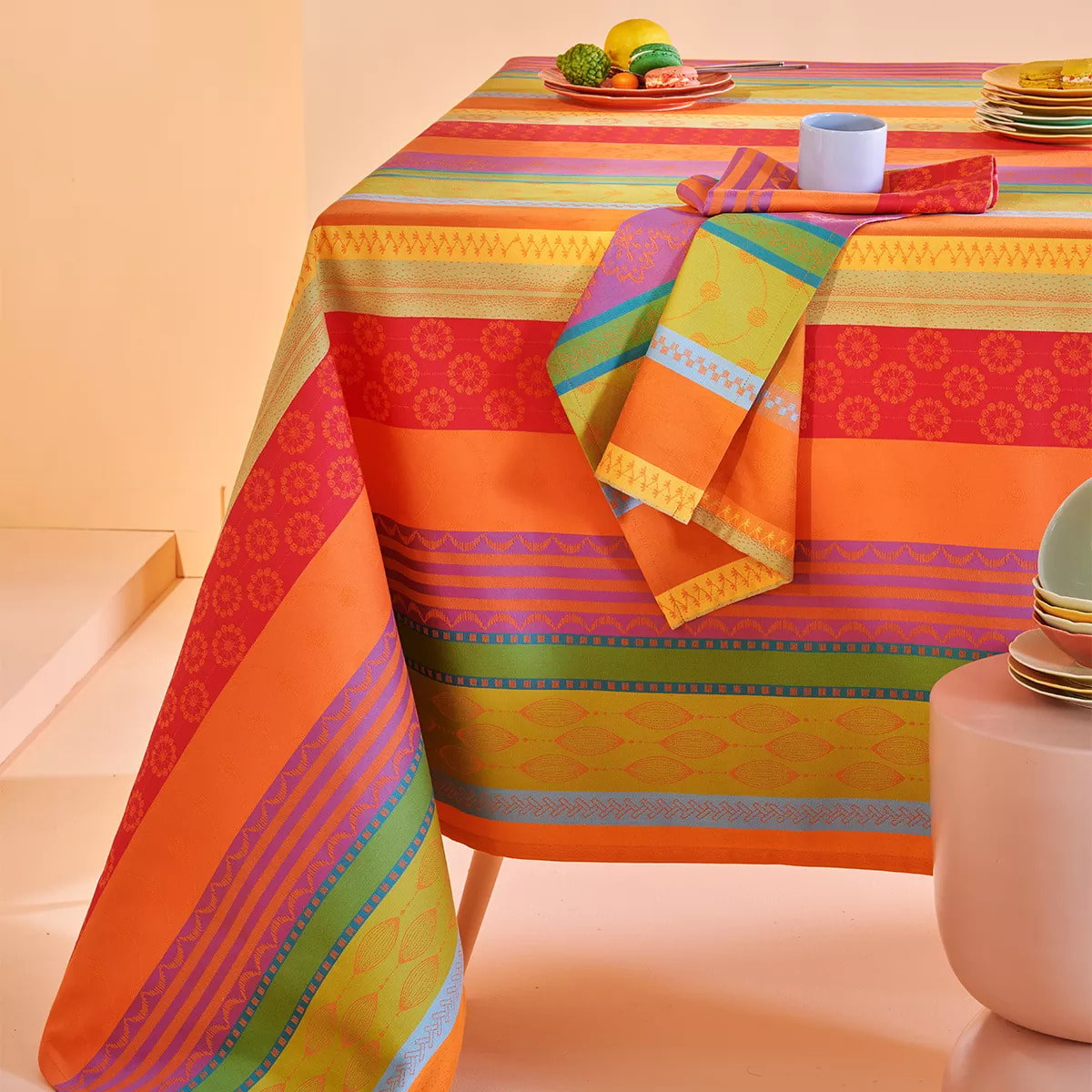 Nappe pur coton enduit motif jacquard vert orange Mille broderies samba