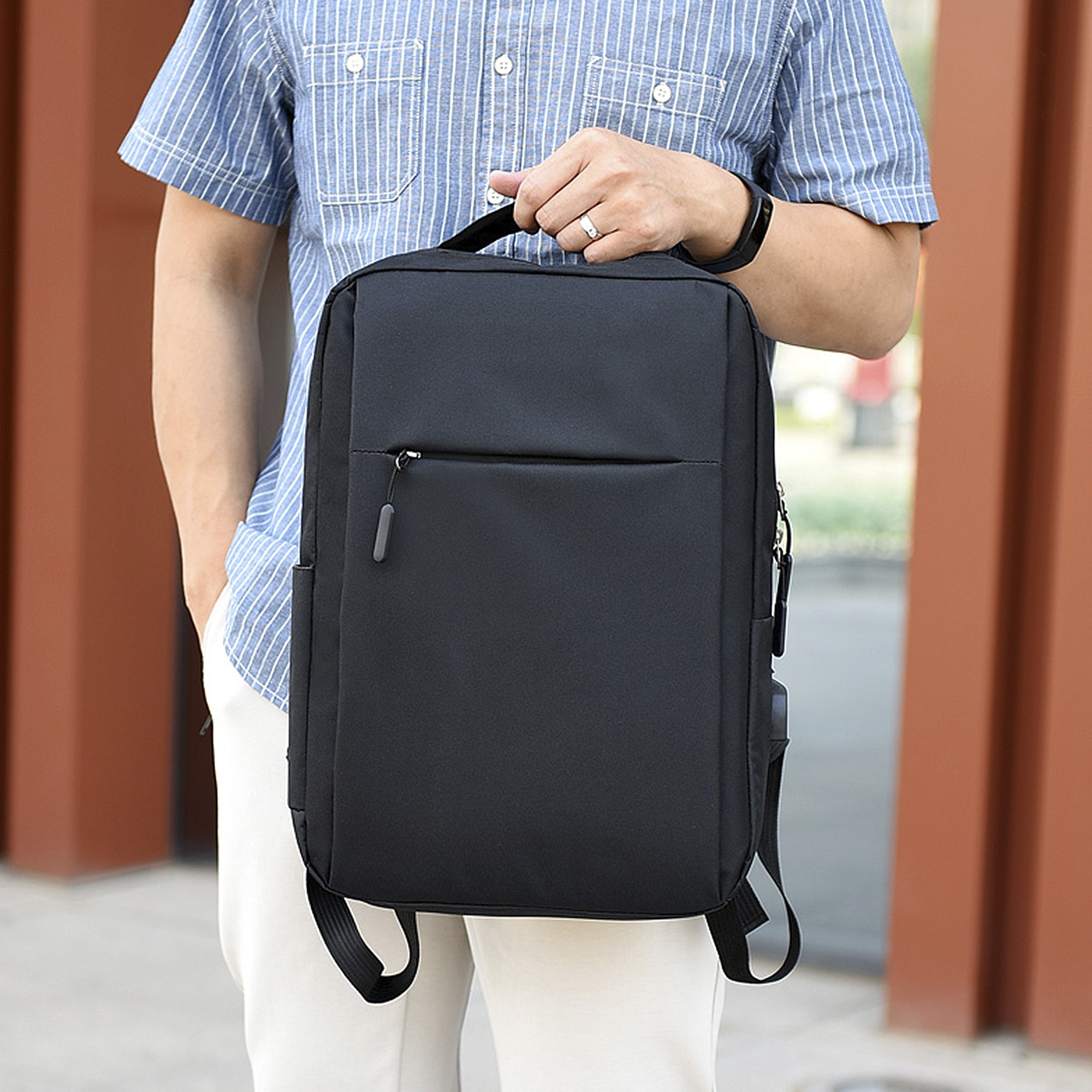 DAM Zaino per laptop  con interfaccia di ricarica USB. 30x13x42 cm. Grigio